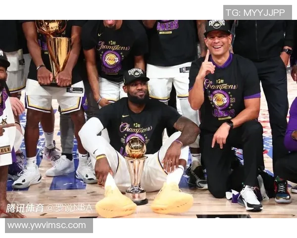 湖人队勒布朗·詹姆斯透露了他对克里斯·保罗退役的祝福